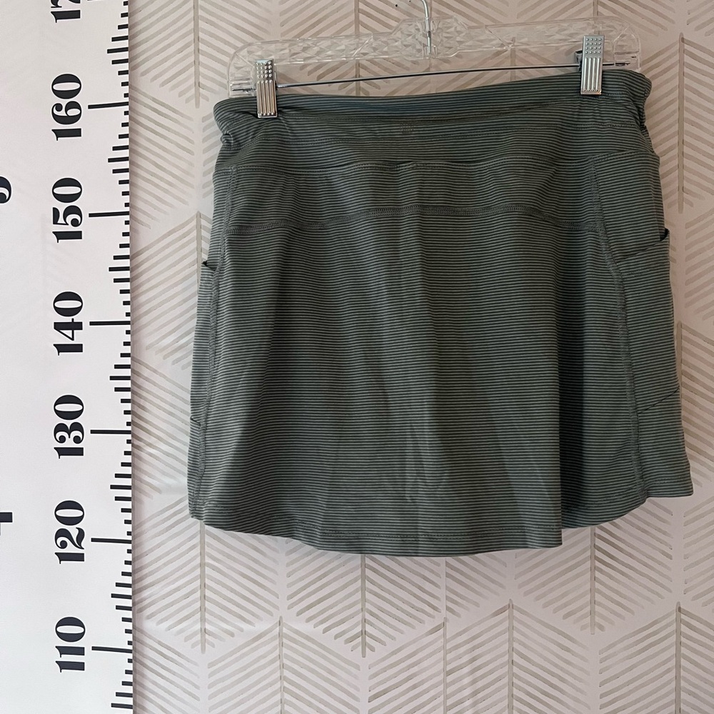 Green skort - Picture 1 of 9